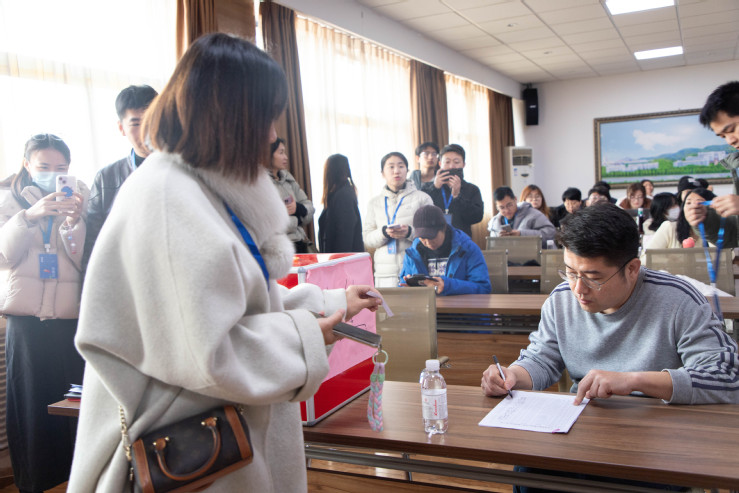 2025年山東省“技能興魯”職業(yè)技能大賽文創(chuàng)產(chǎn)品包裝設(shè)計(jì)師競賽在校舉辦 深化教育文化交流新篇章